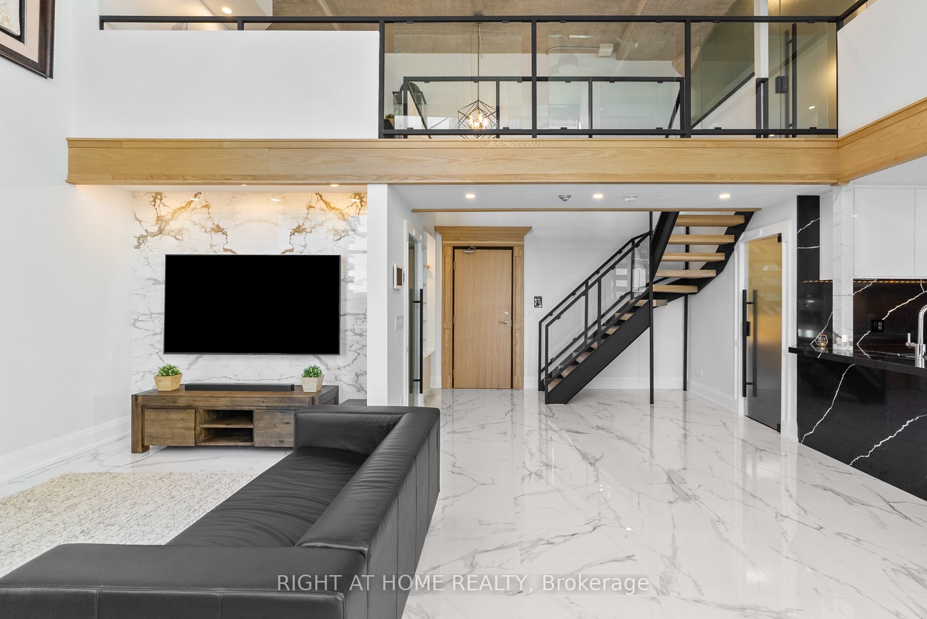 300 Manitoba St, #311