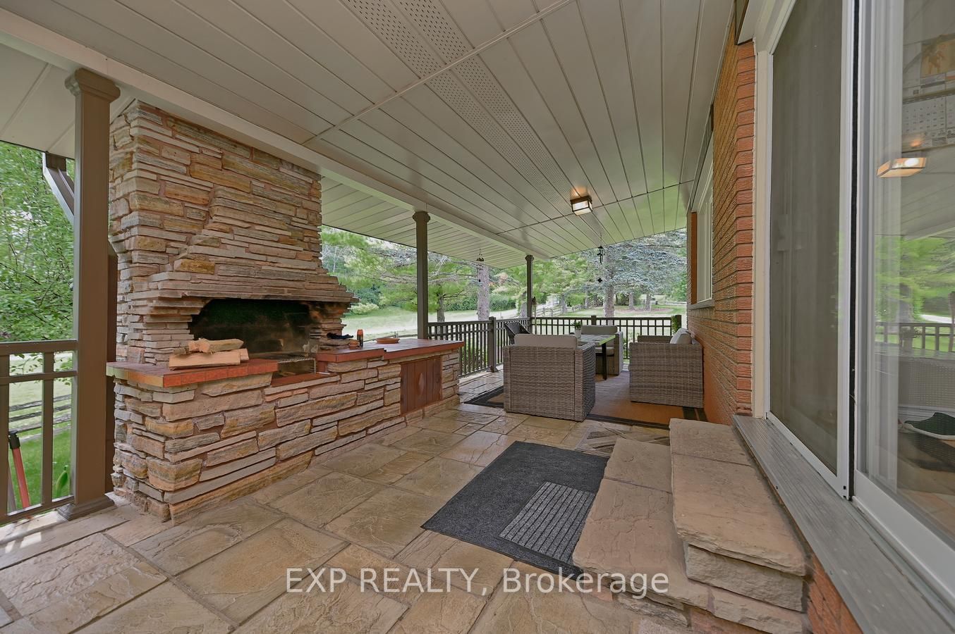 16 Cedar Dr