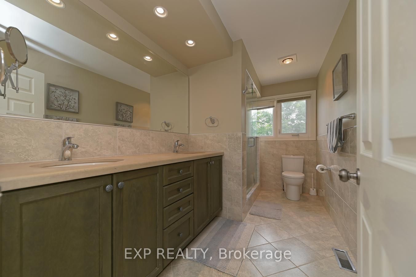 16 Cedar Dr
