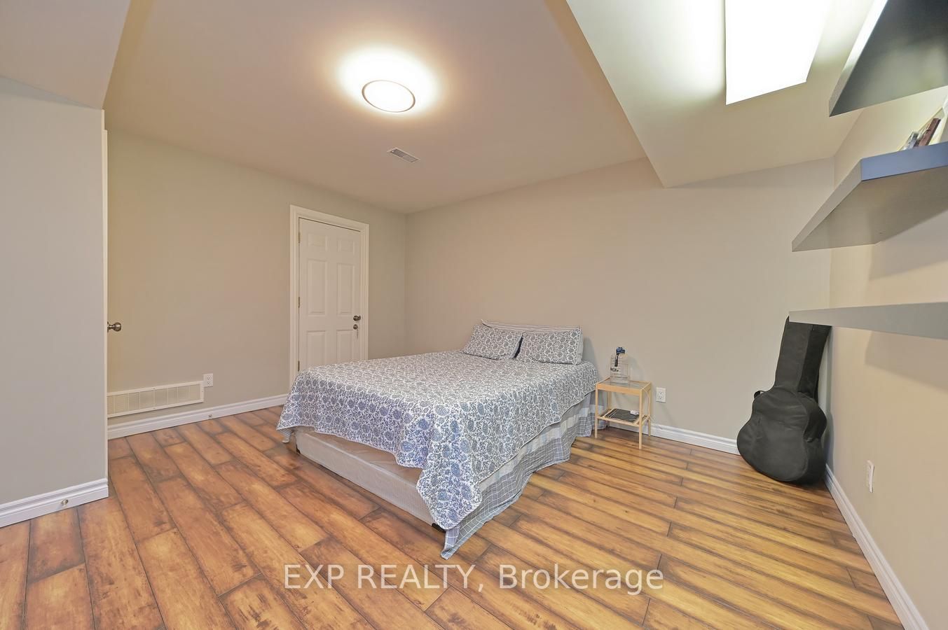 16 Cedar Dr
