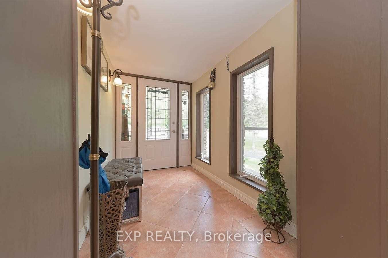 16 Cedar Dr