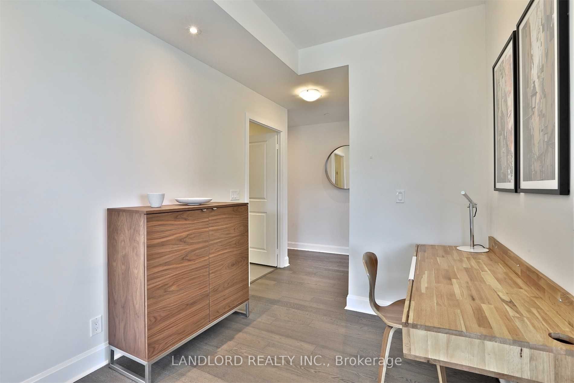 33 Shore Breeze Dr, #410
