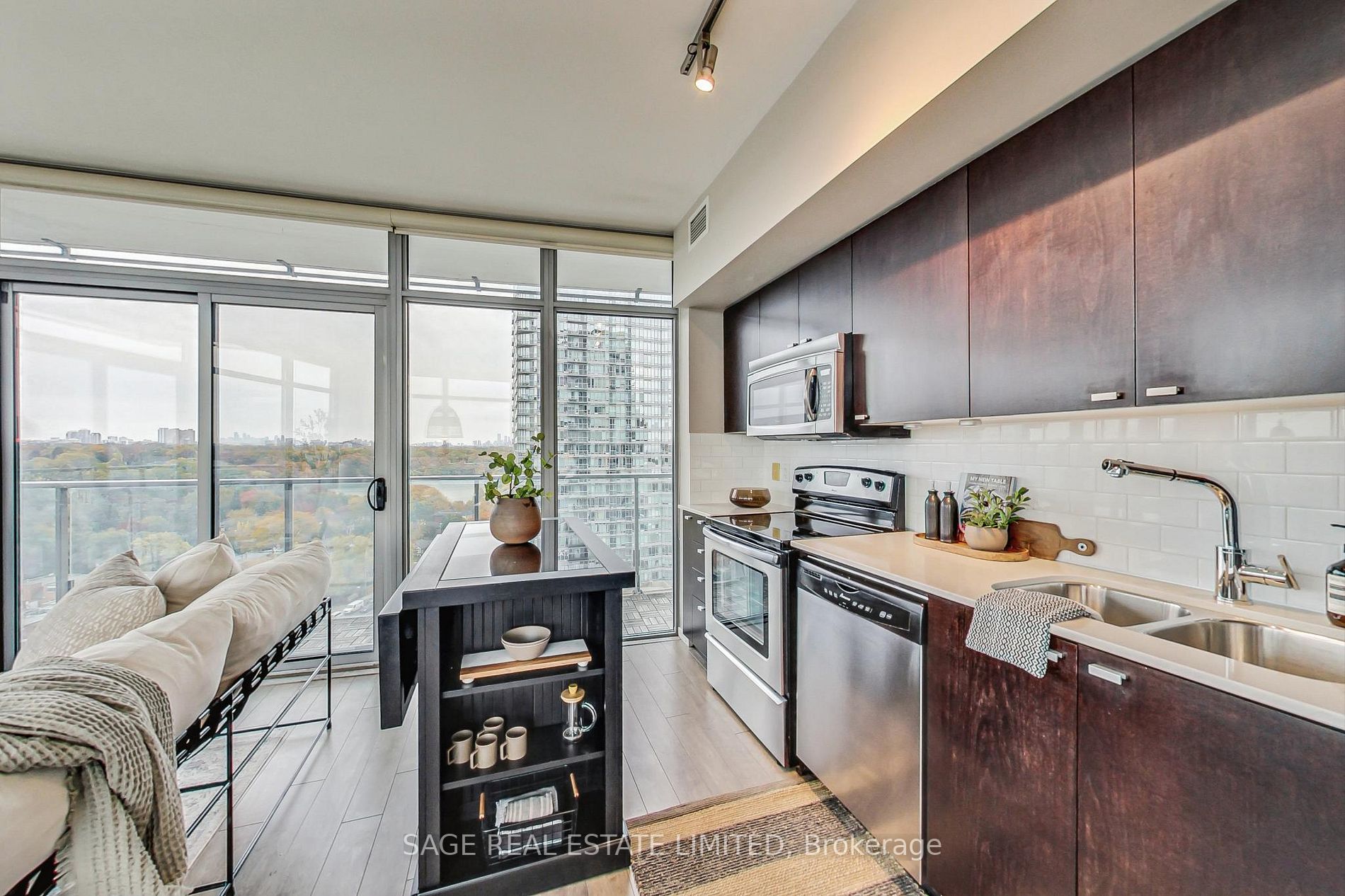 103 The Queensway Ave, #1414