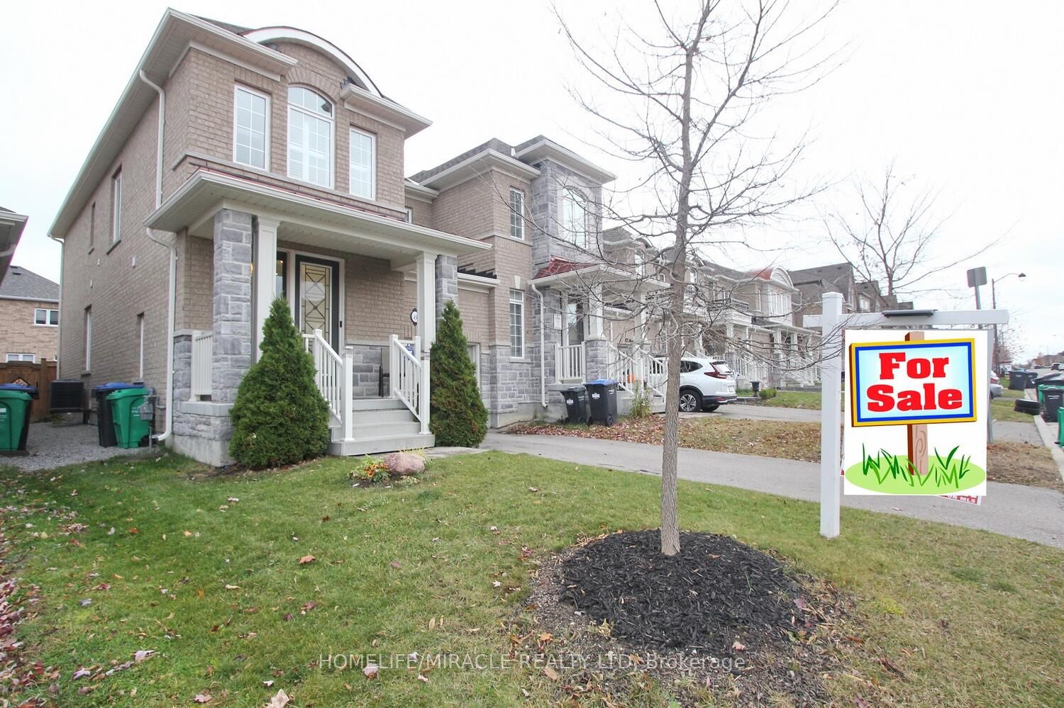 8 Meadowcreek Rd E