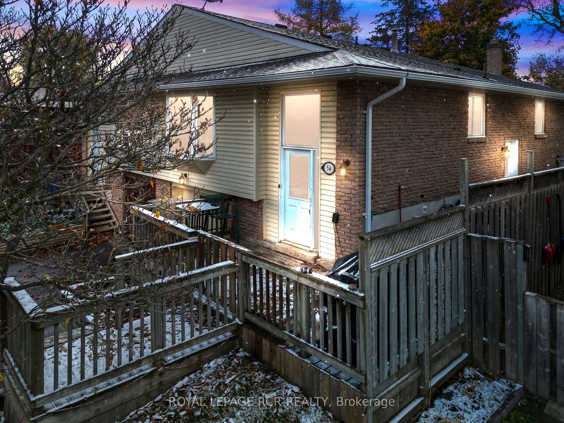 54 Cardwell St