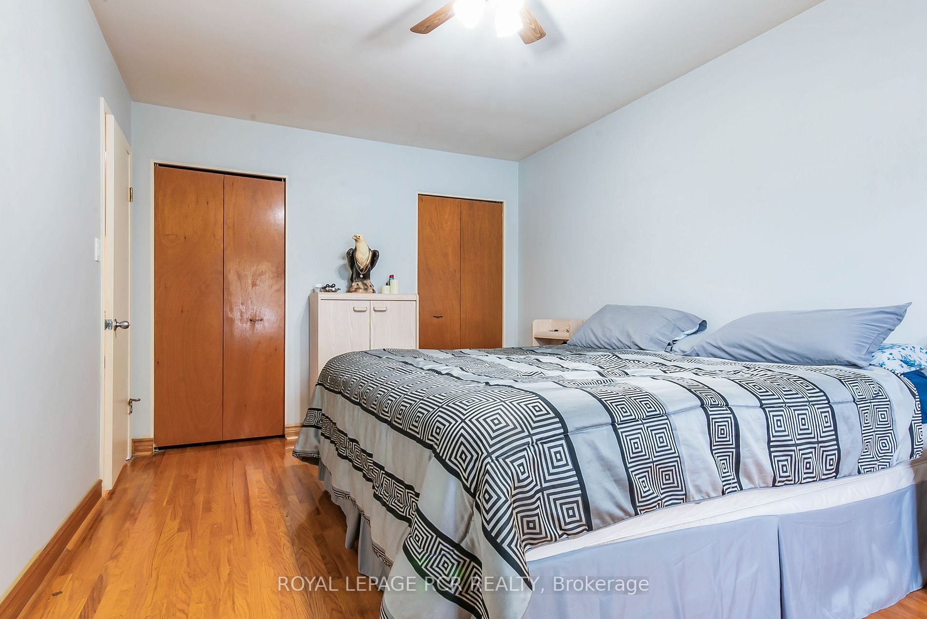 54 Cardwell St