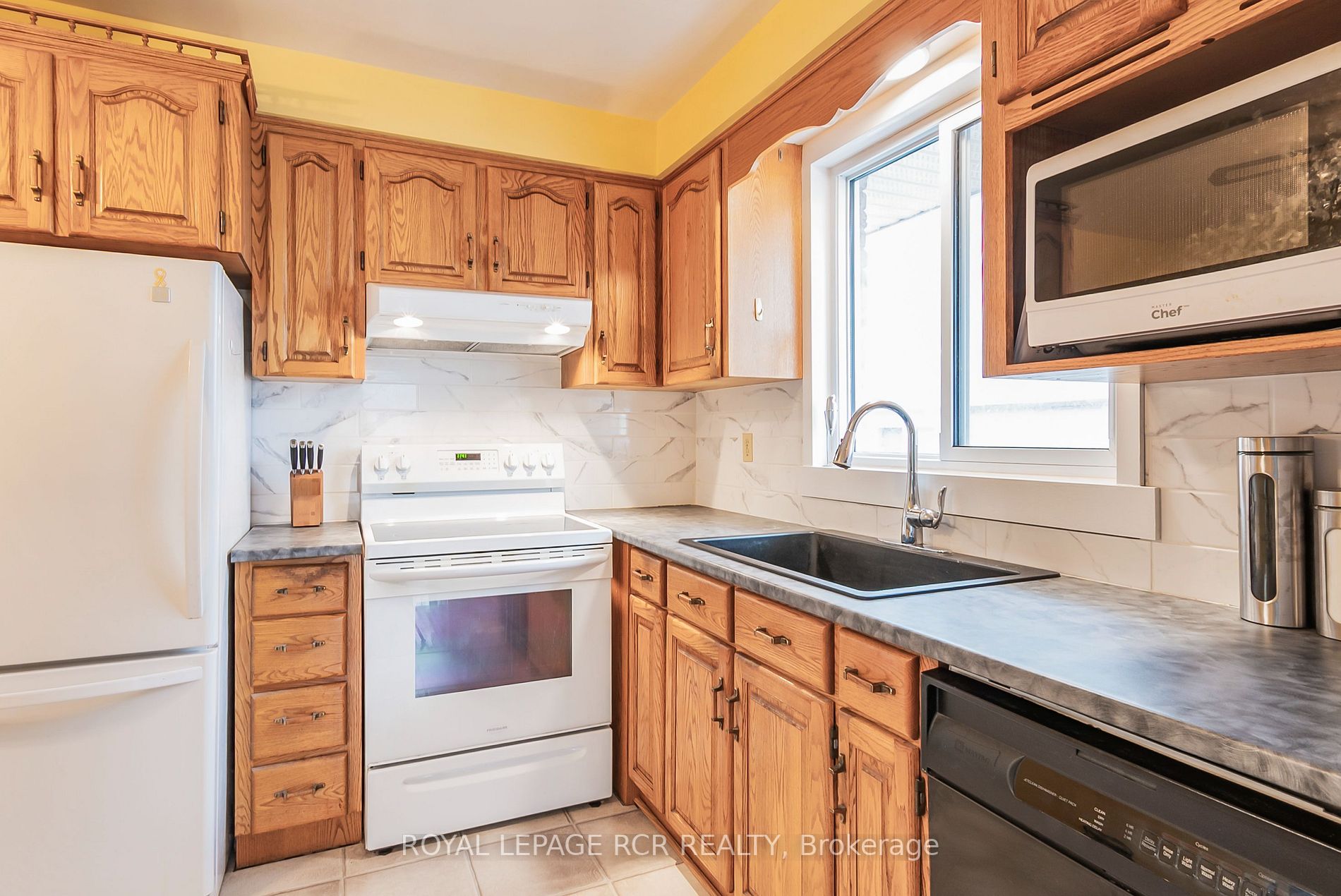 54 Cardwell St