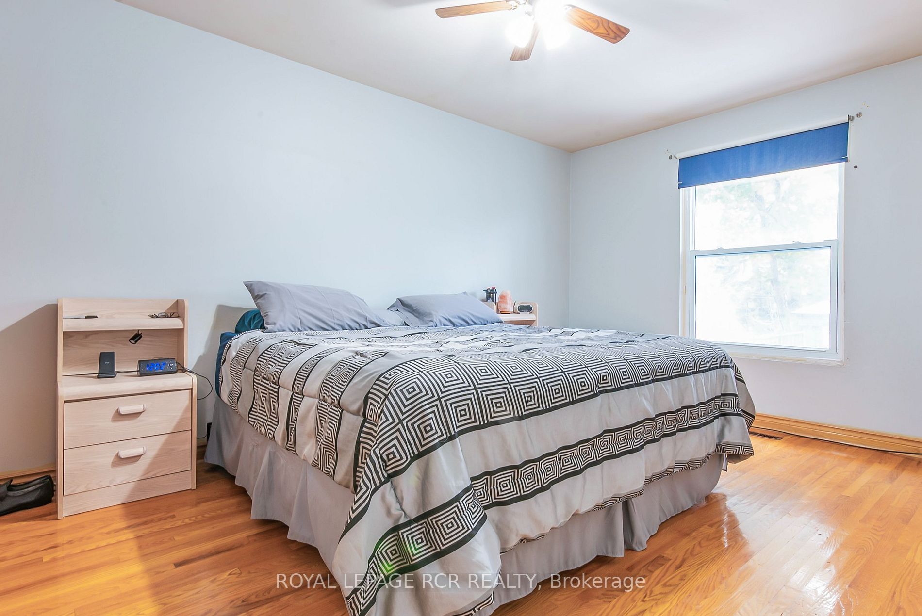 54 Cardwell St
