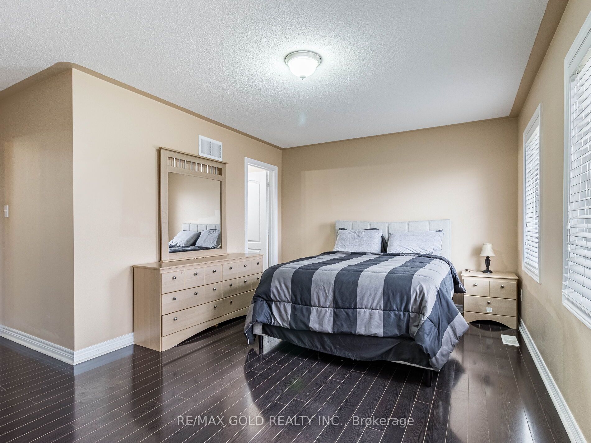 3 Powell Dr