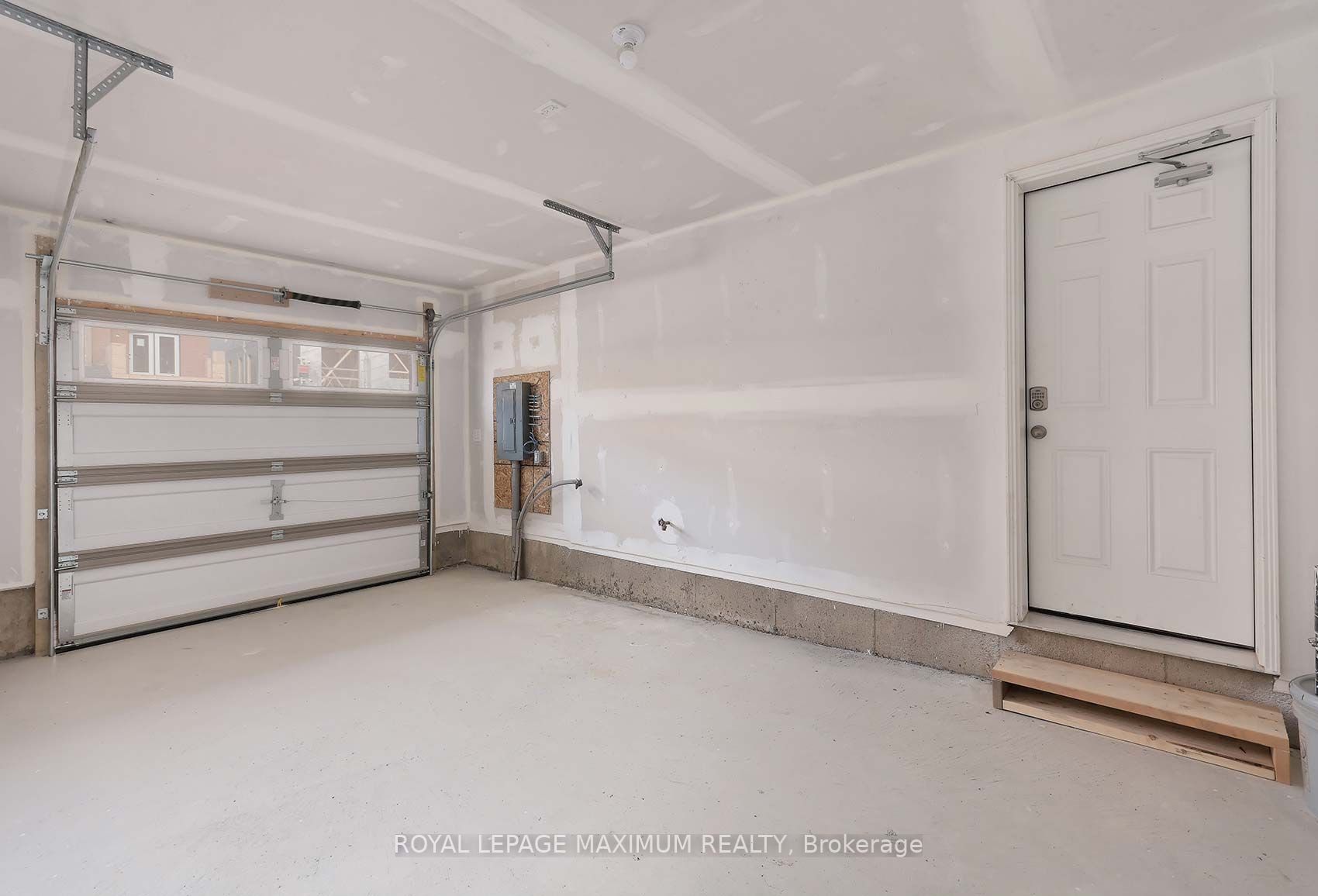 212 Keppel Circ