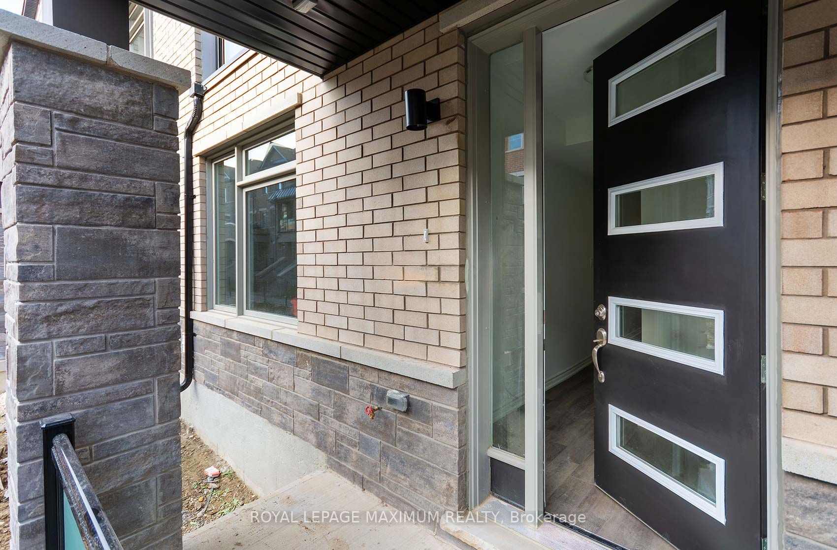 212 Keppel Circ