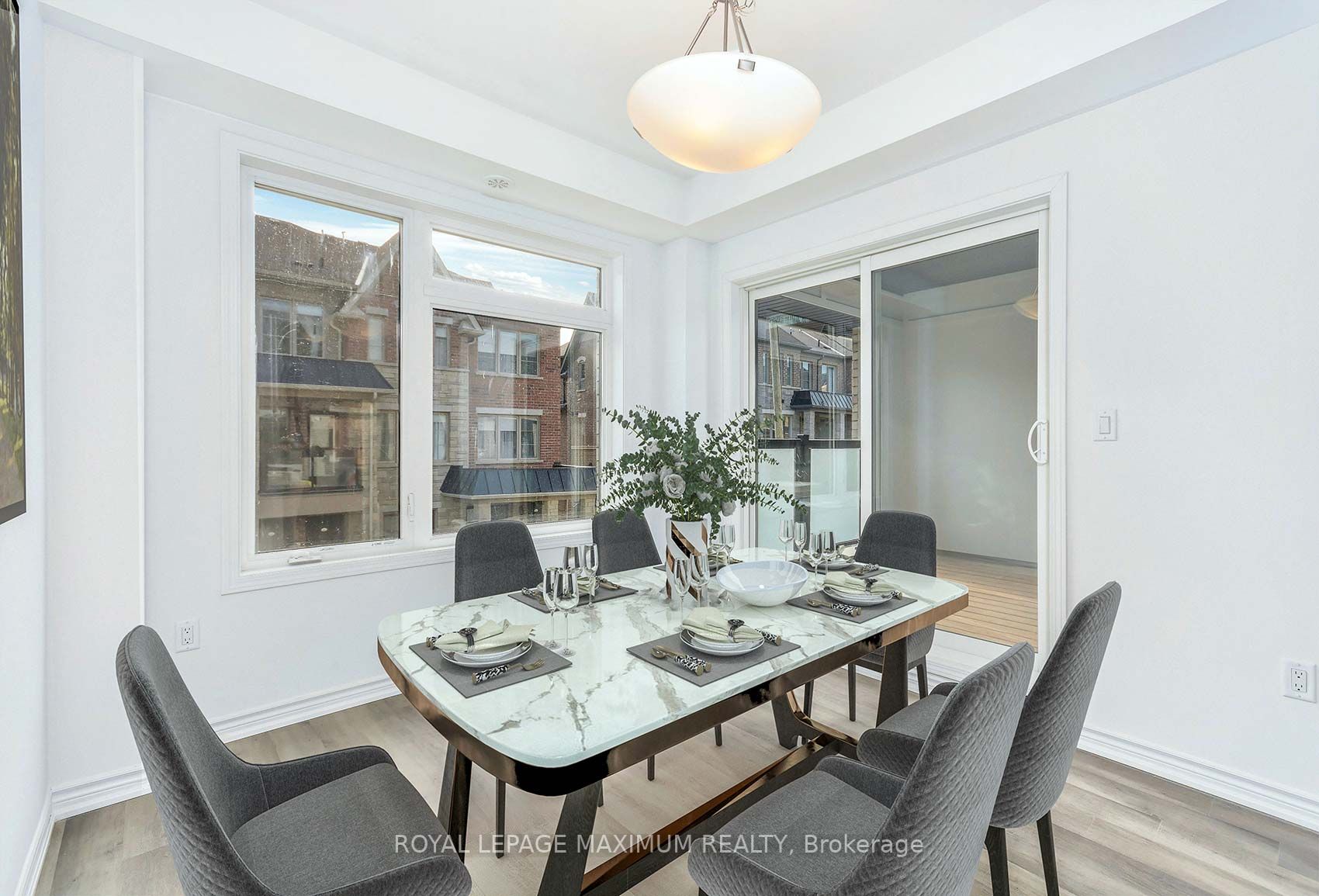 212 Keppel Circ