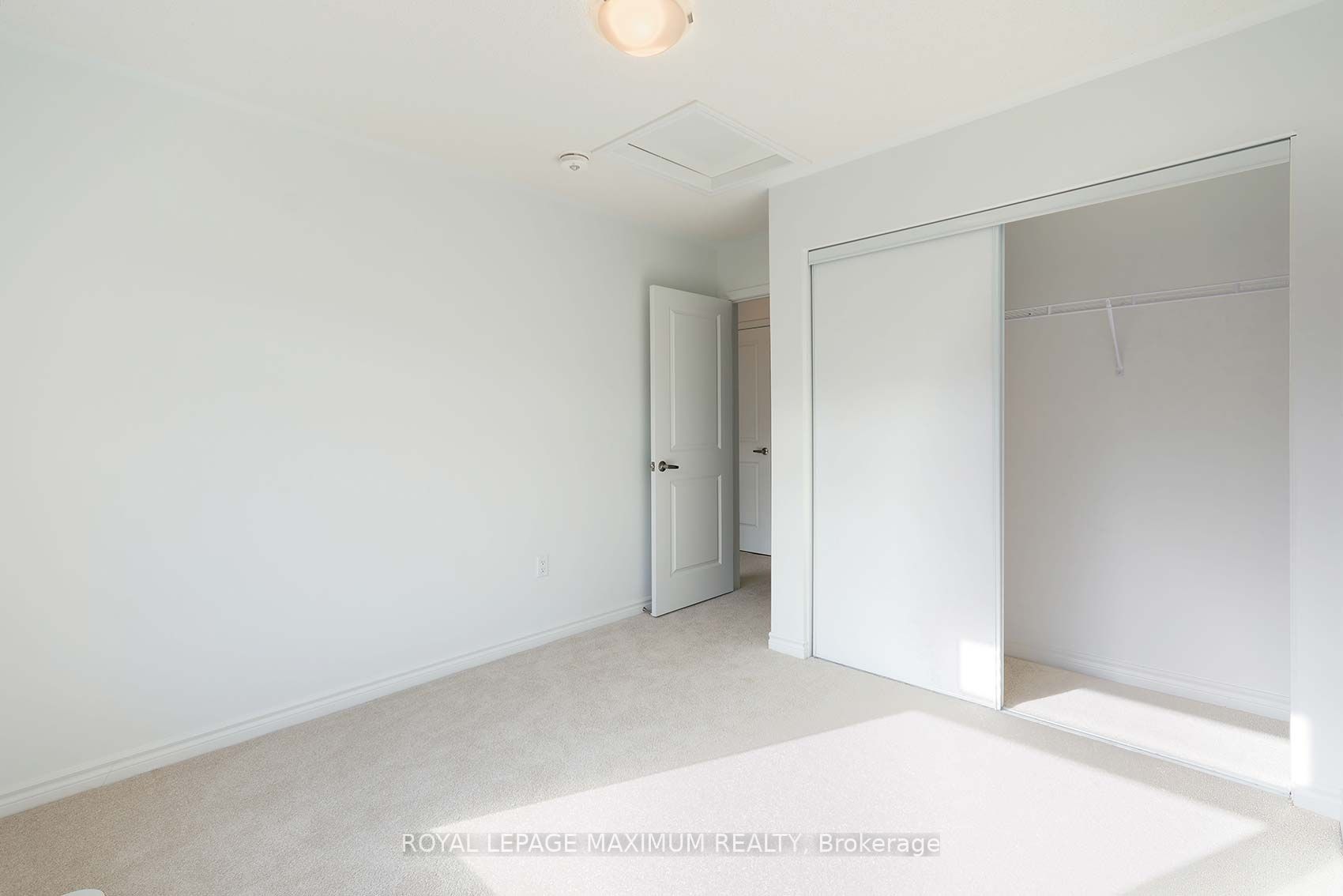 212 Keppel Circ