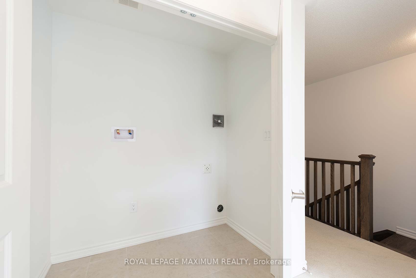 212 Keppel Circ