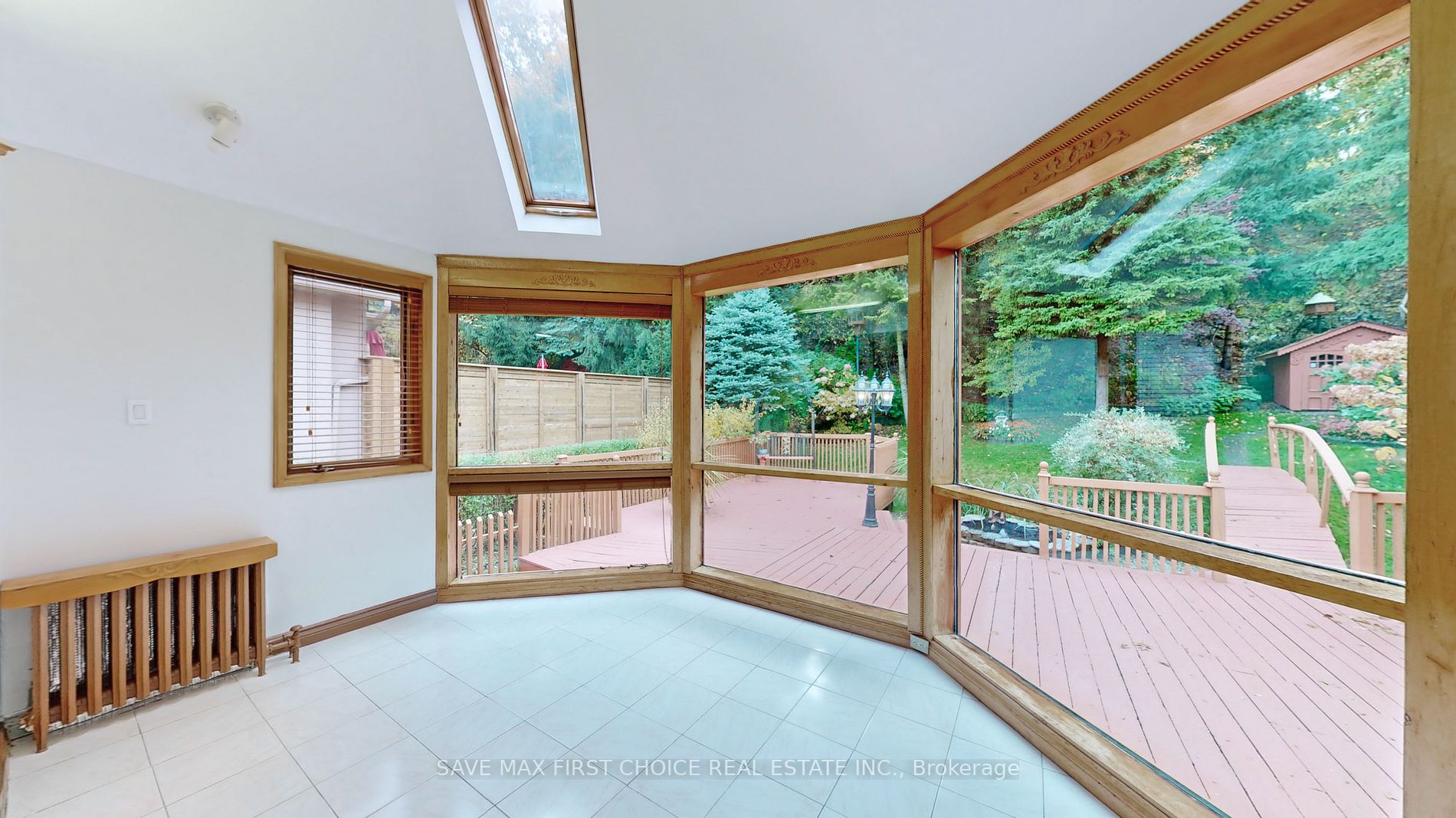 196 South Kingsway