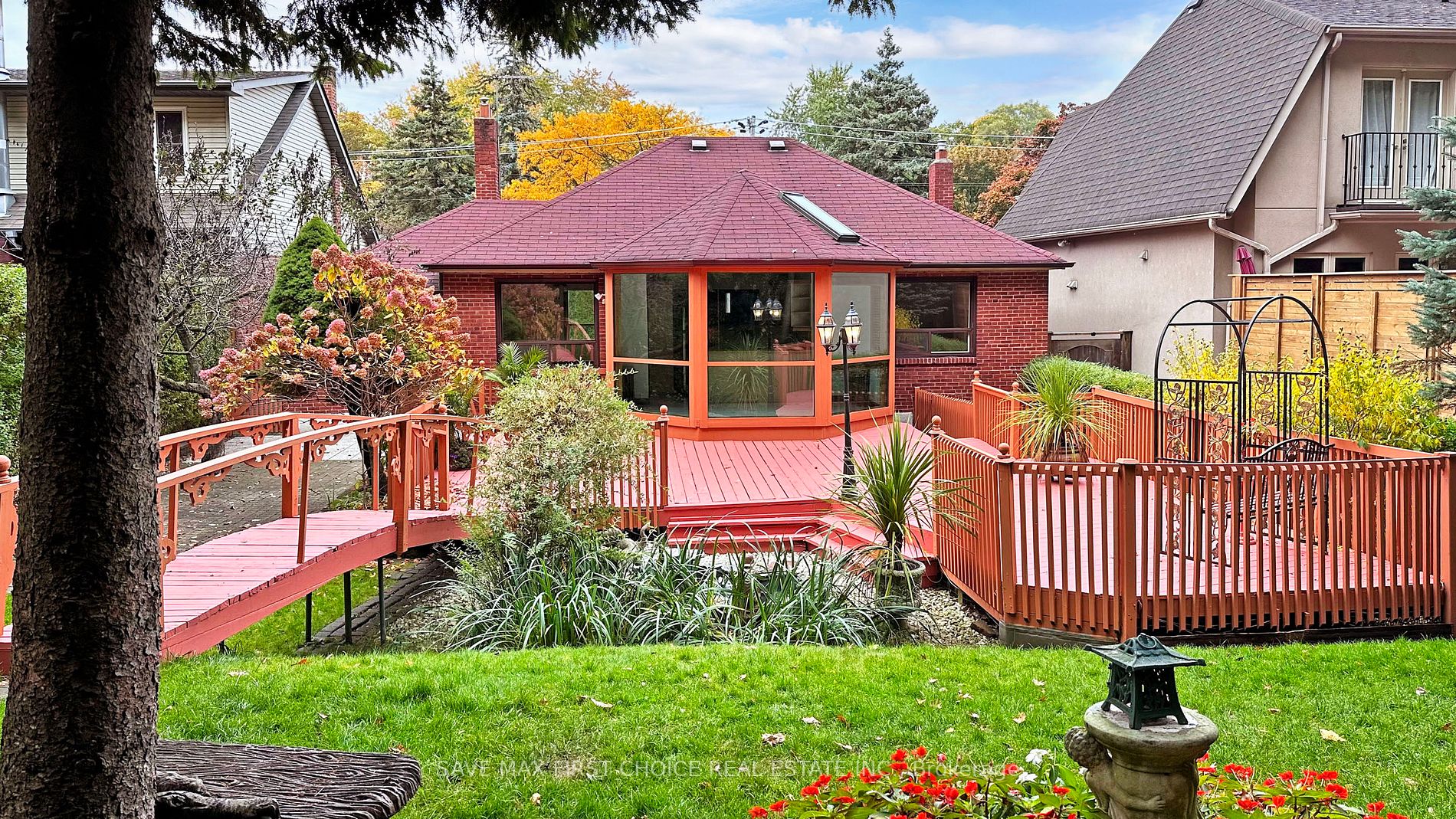 196 South Kingsway