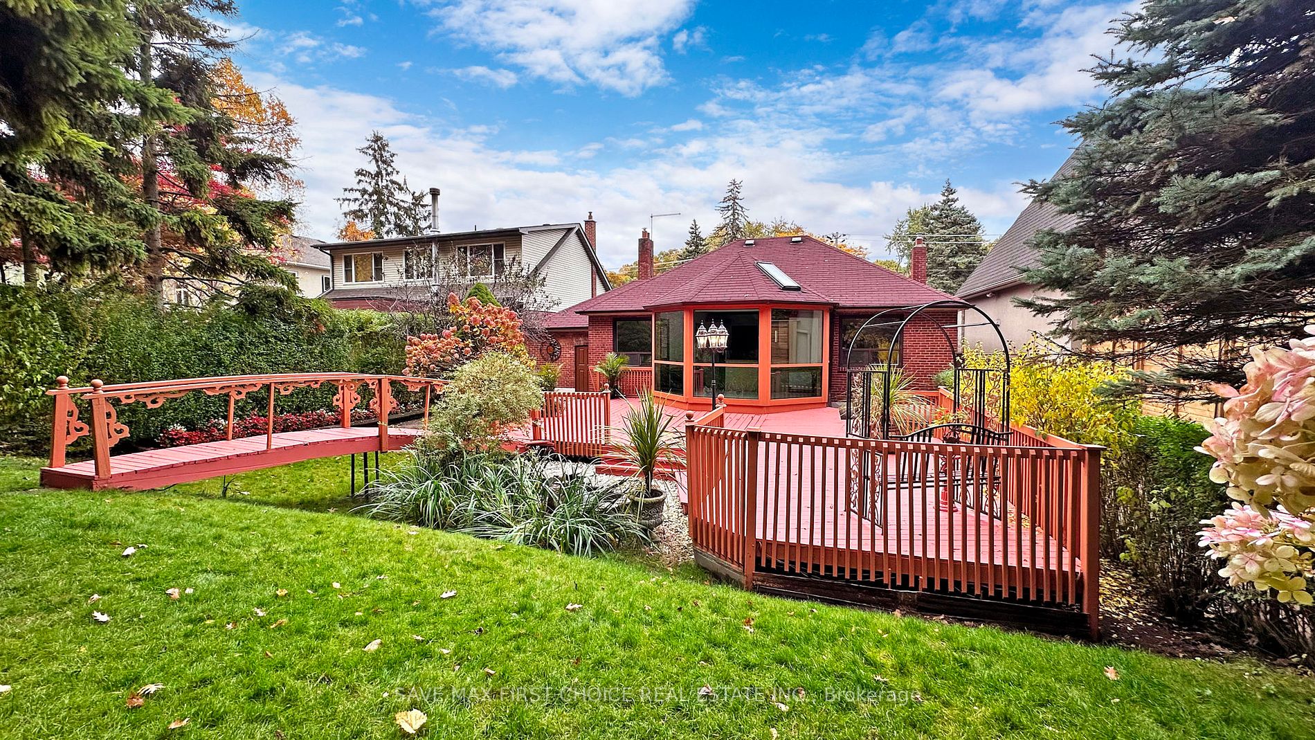 196 South Kingsway