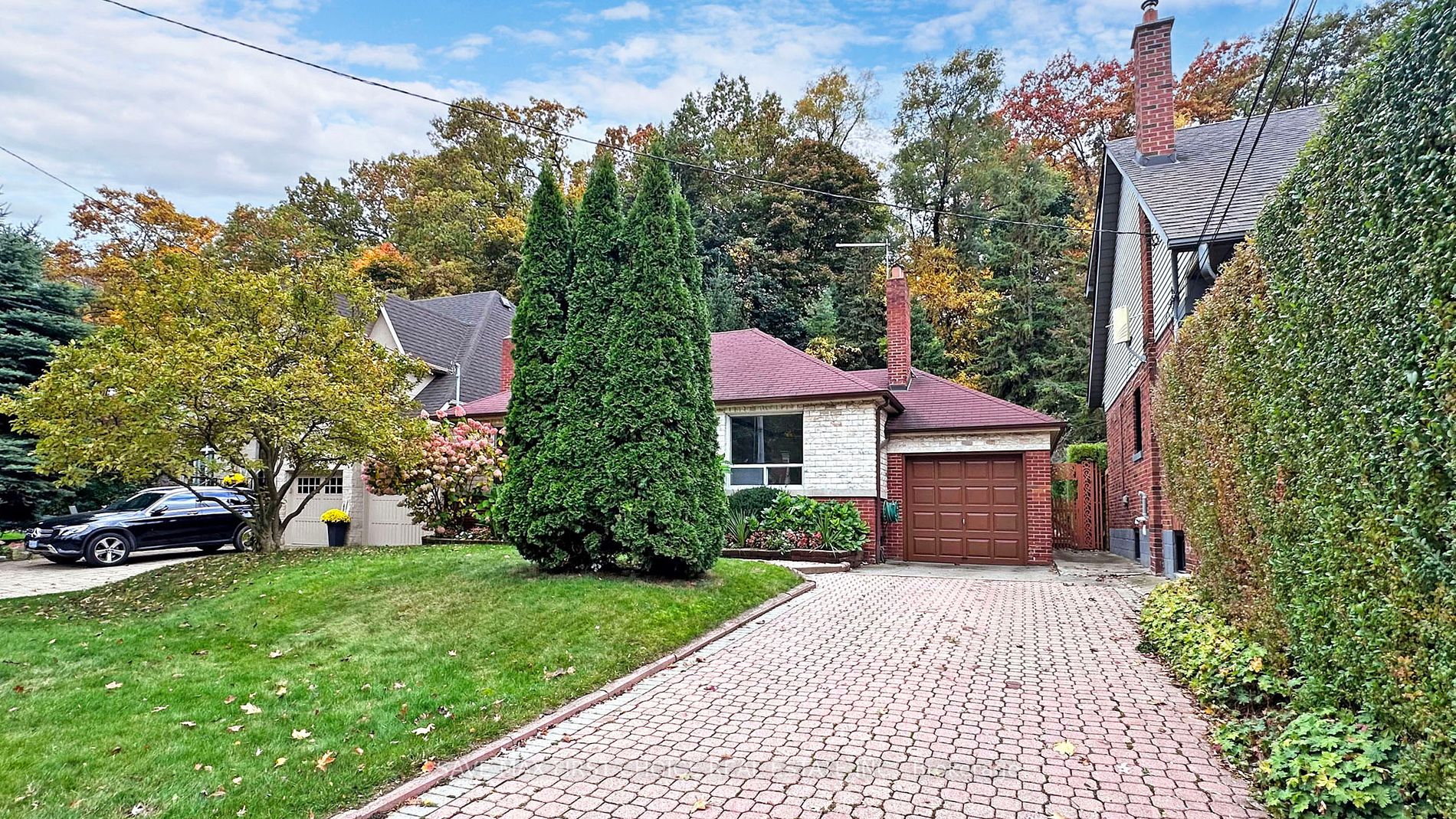 196 South Kingsway