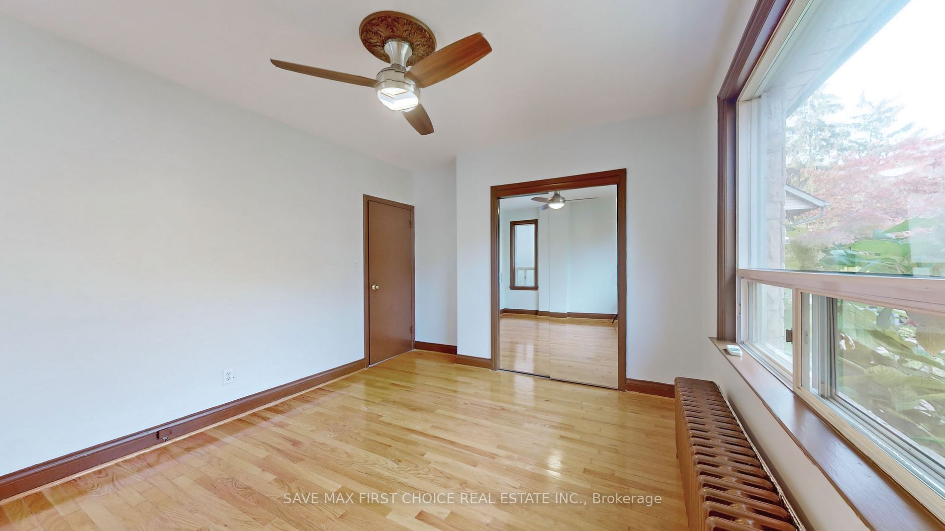 196 South Kingsway