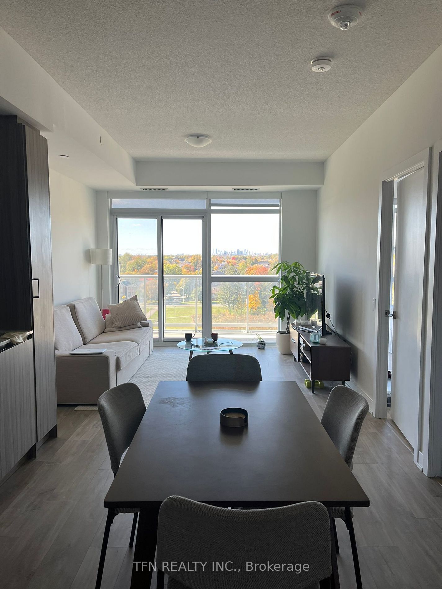 251 Manitoba St, #918