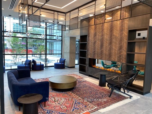 251 Manitoba St, #918