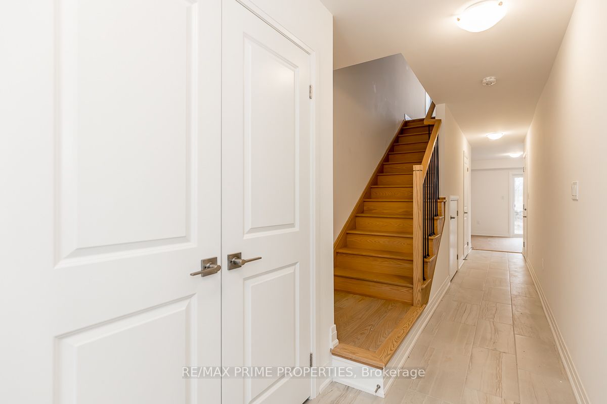44 Humberstone Dr