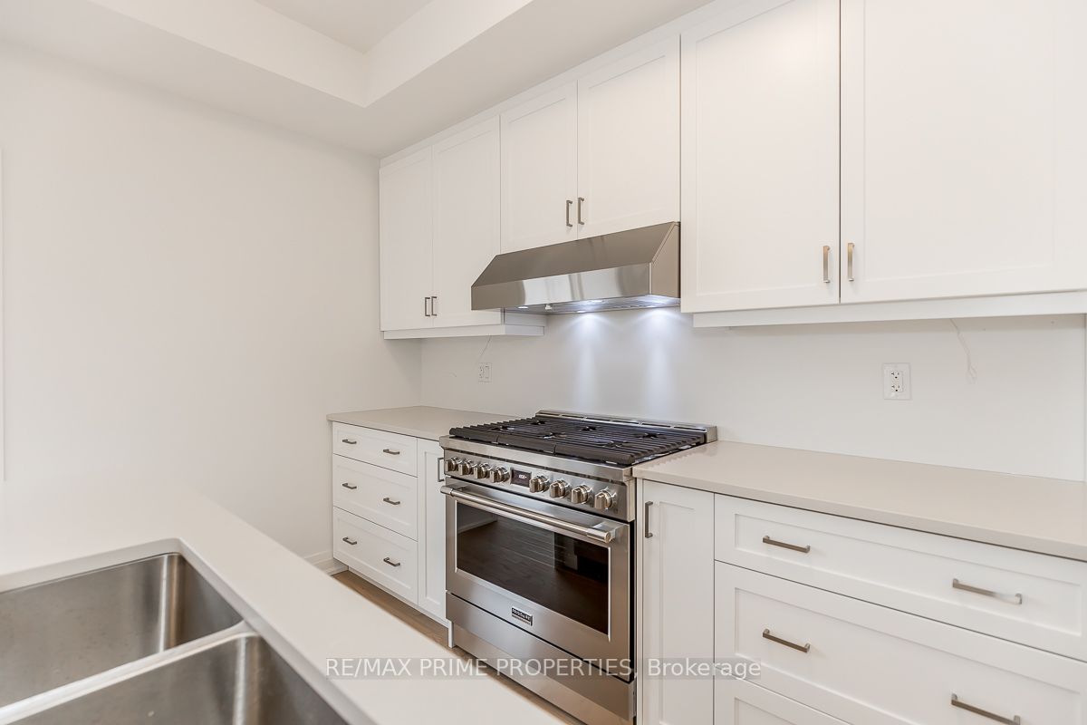 44 Humberstone Dr