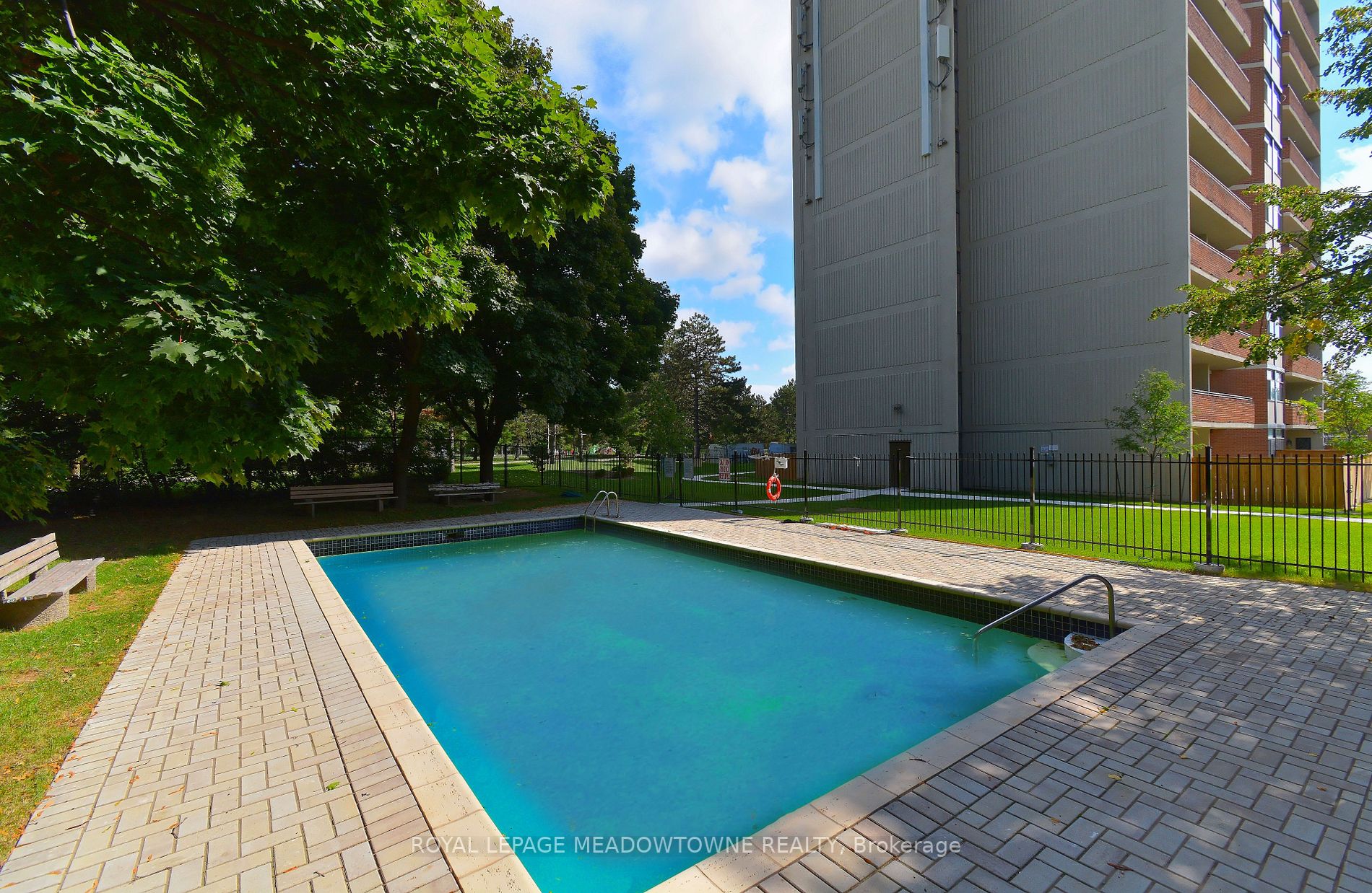 2301 Derry Rd W, #908