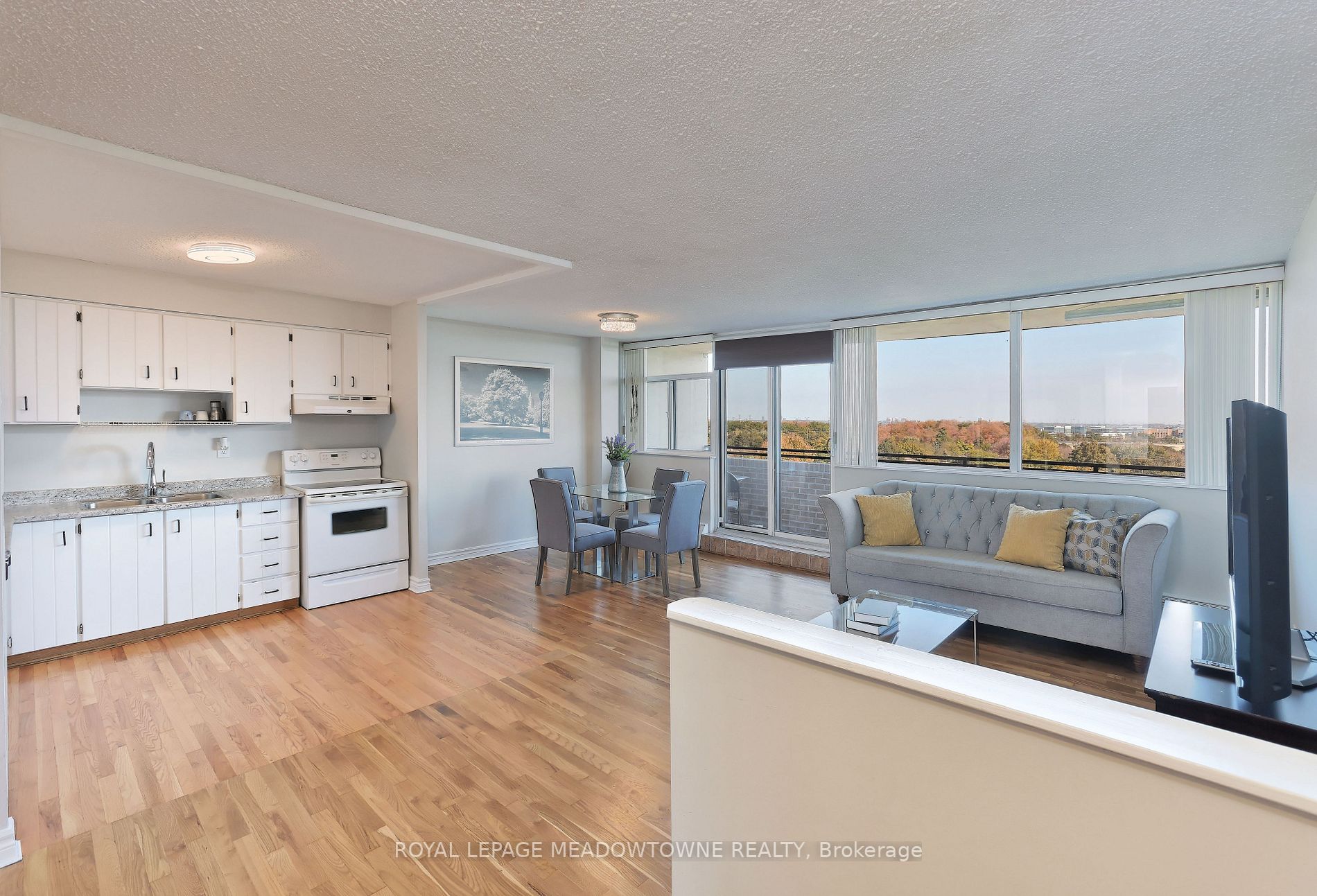 2301 Derry Rd W, #908