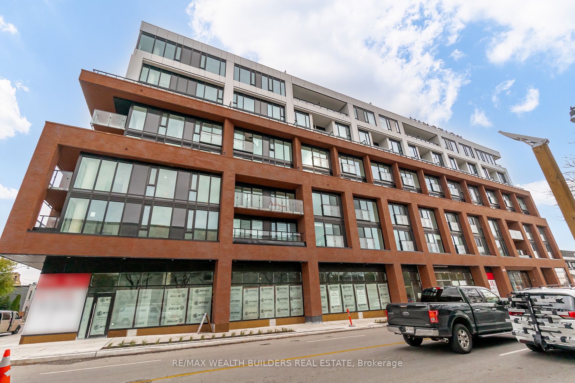 2720 Dundas St W, #321