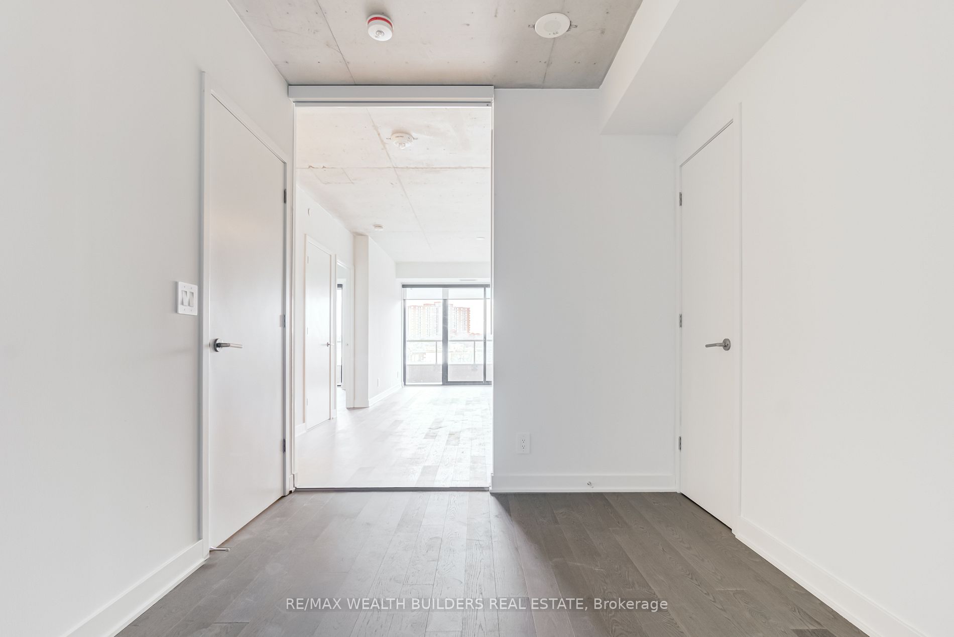 2720 Dundas St W, #321