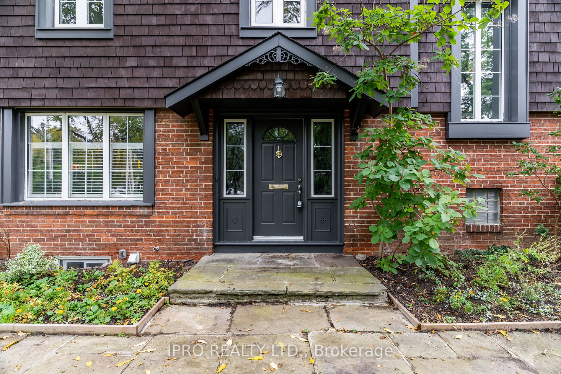 4691 Dundas Street W