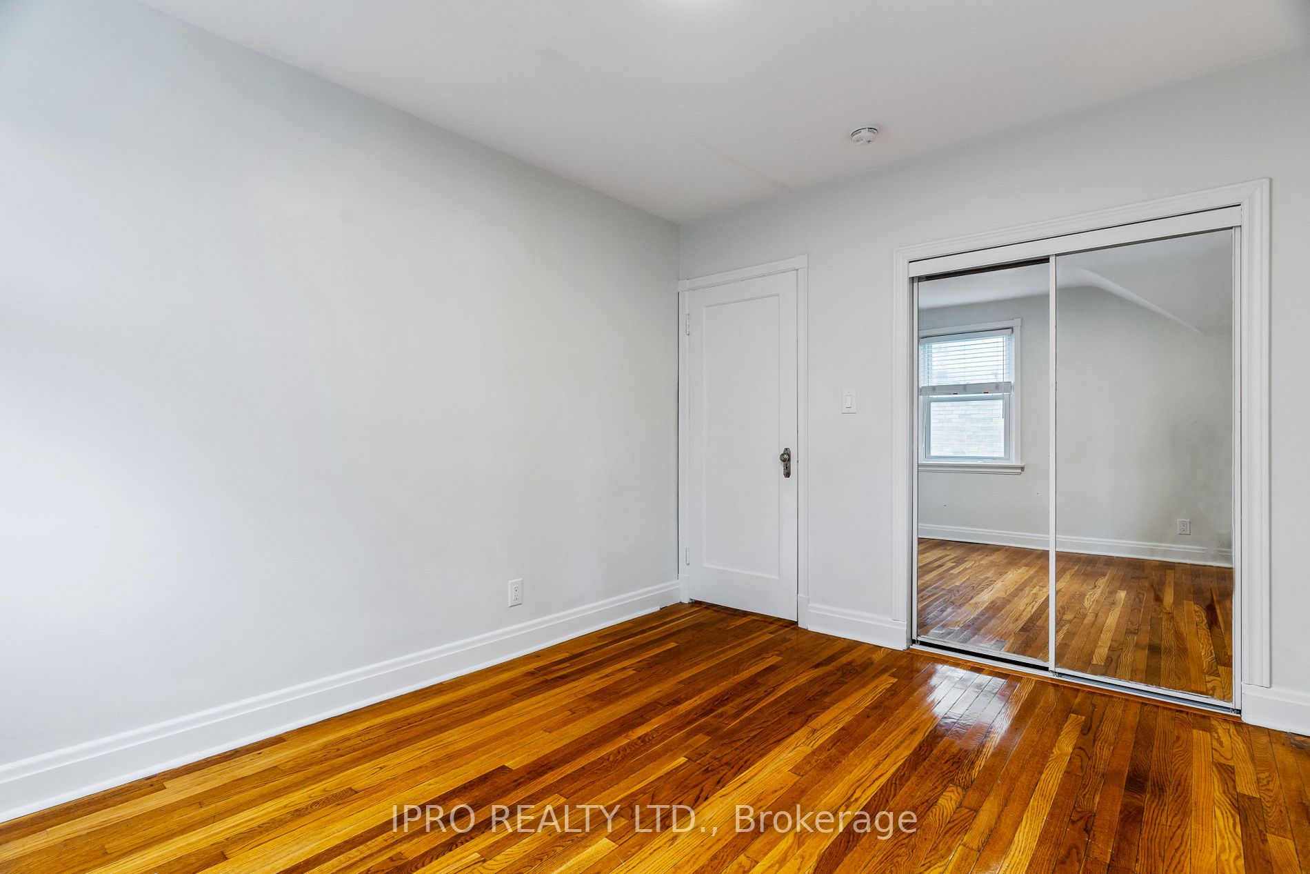 4691 Dundas Street W