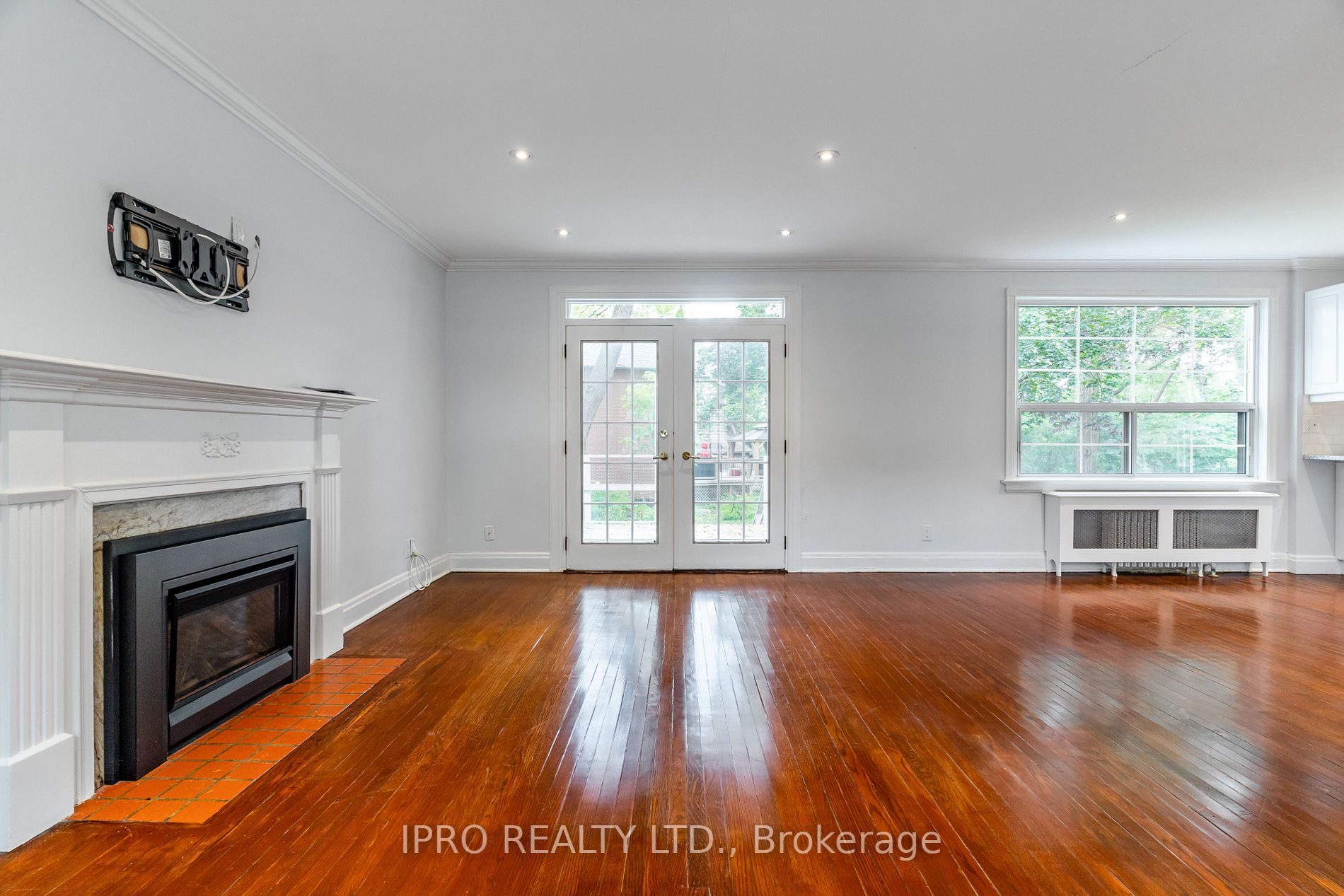 4691 Dundas Street W