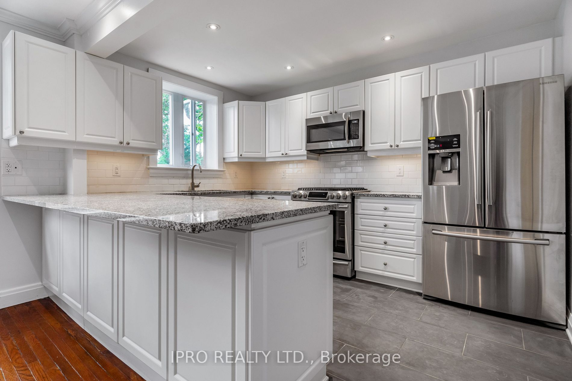 4691 Dundas Street W