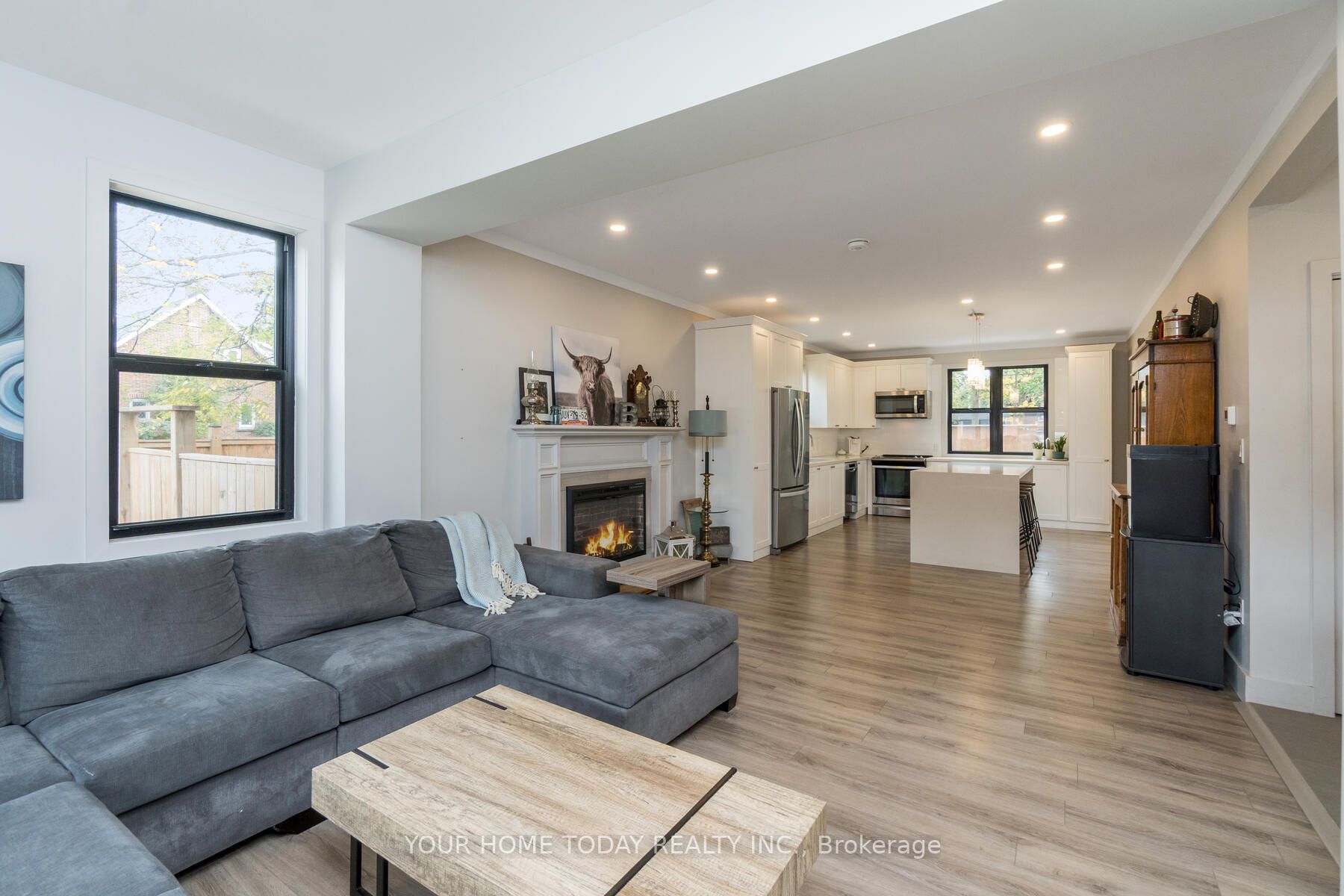 214 Mill St E