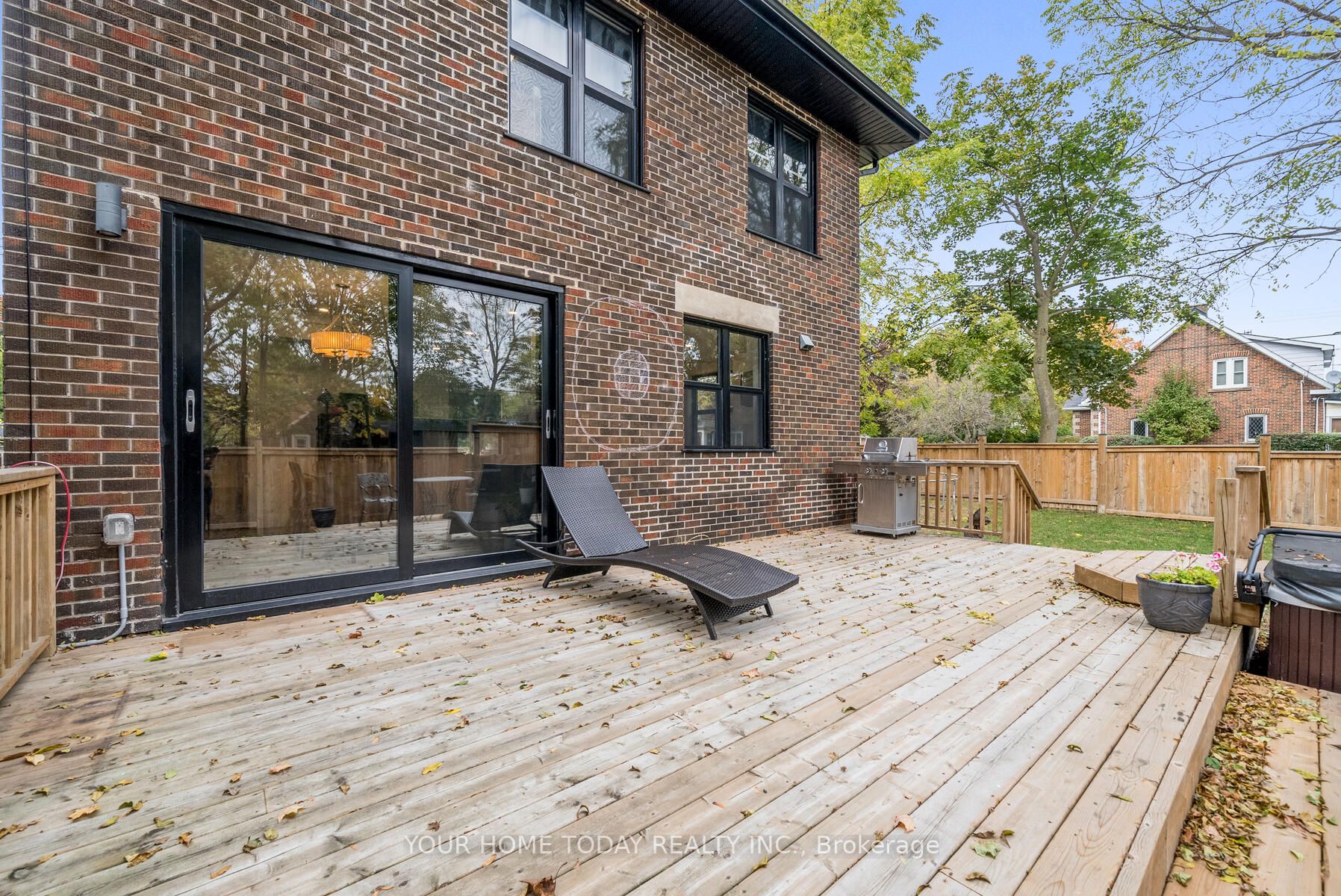 214 Mill St E