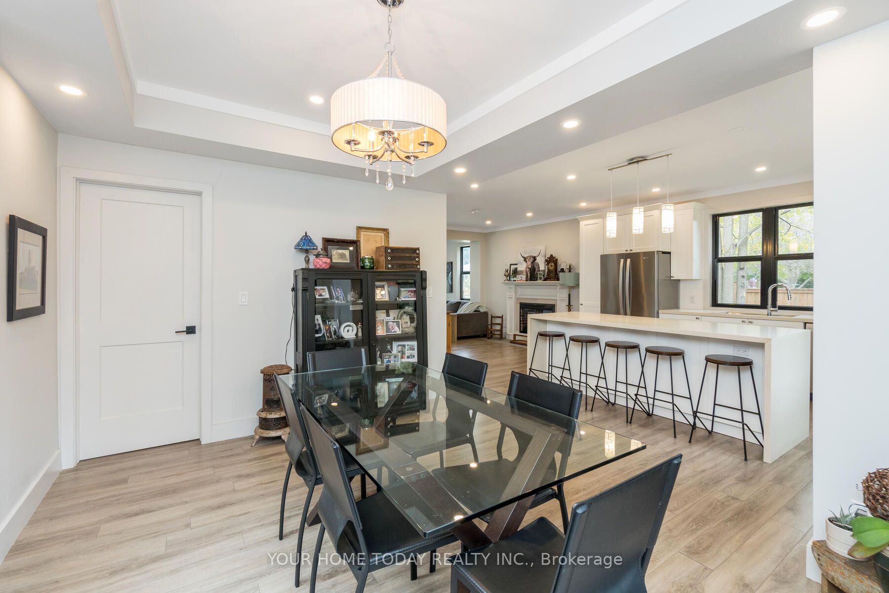 214 Mill St E