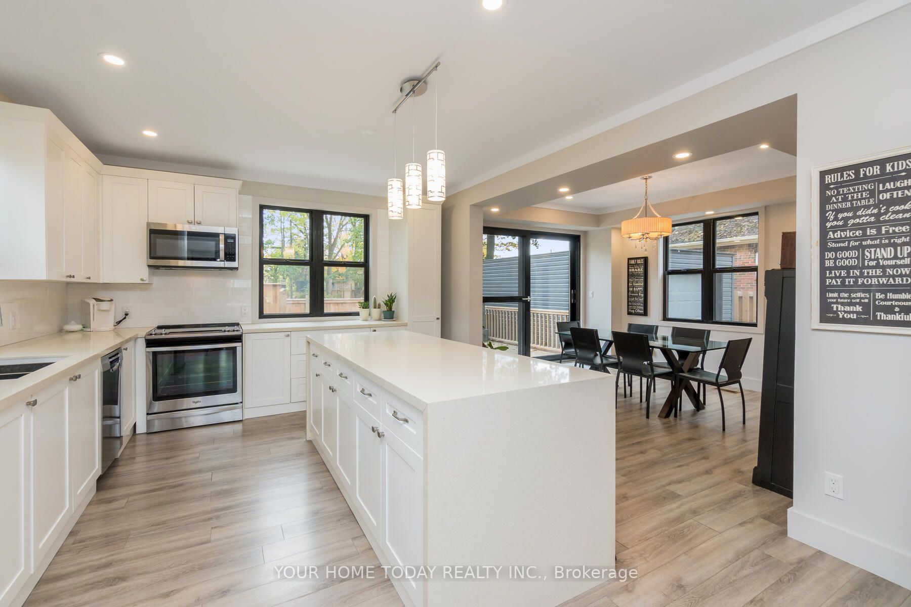 214 Mill St E