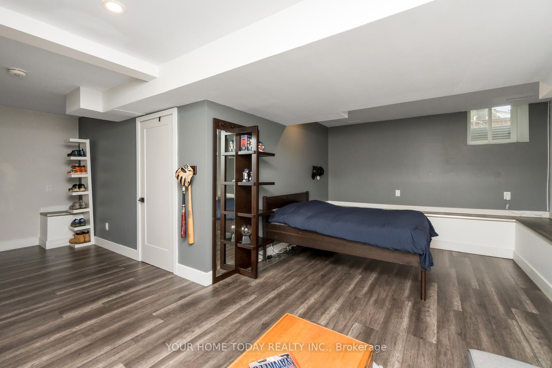 214 Mill St E