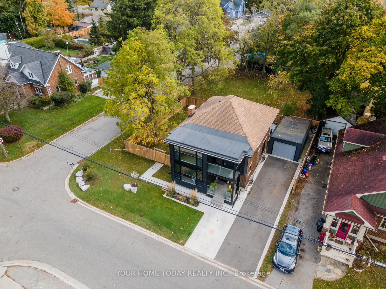 214 Mill St E