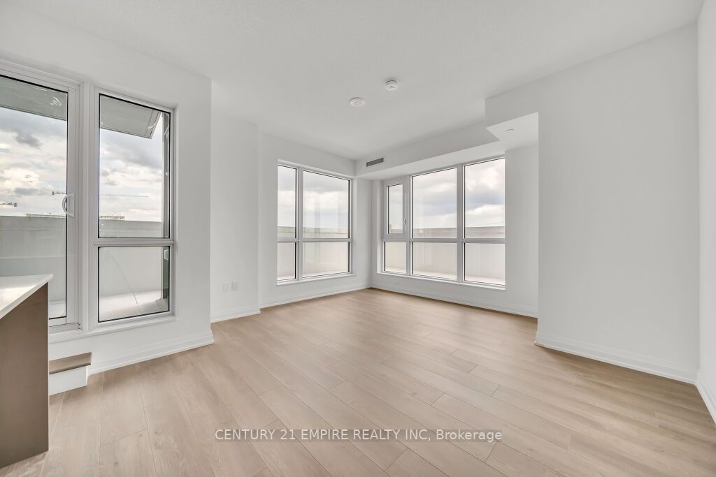 509 Dundas Street W, #317