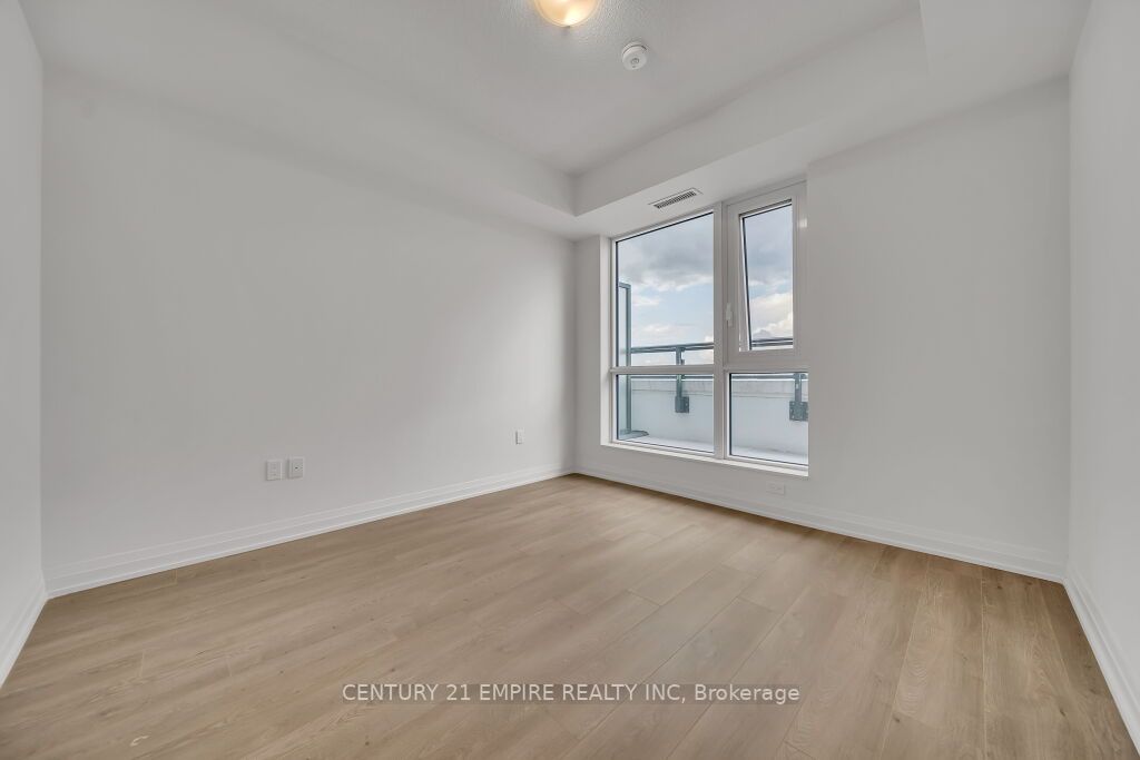 509 Dundas Street W, #317