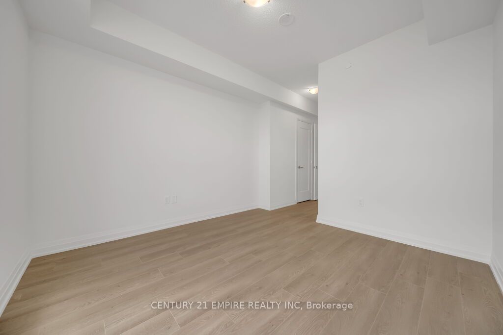 509 Dundas Street W, #317