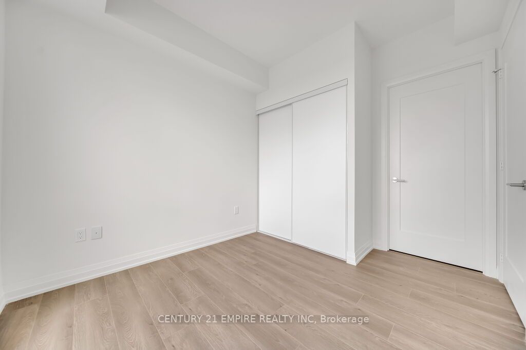 509 Dundas Street W, #317