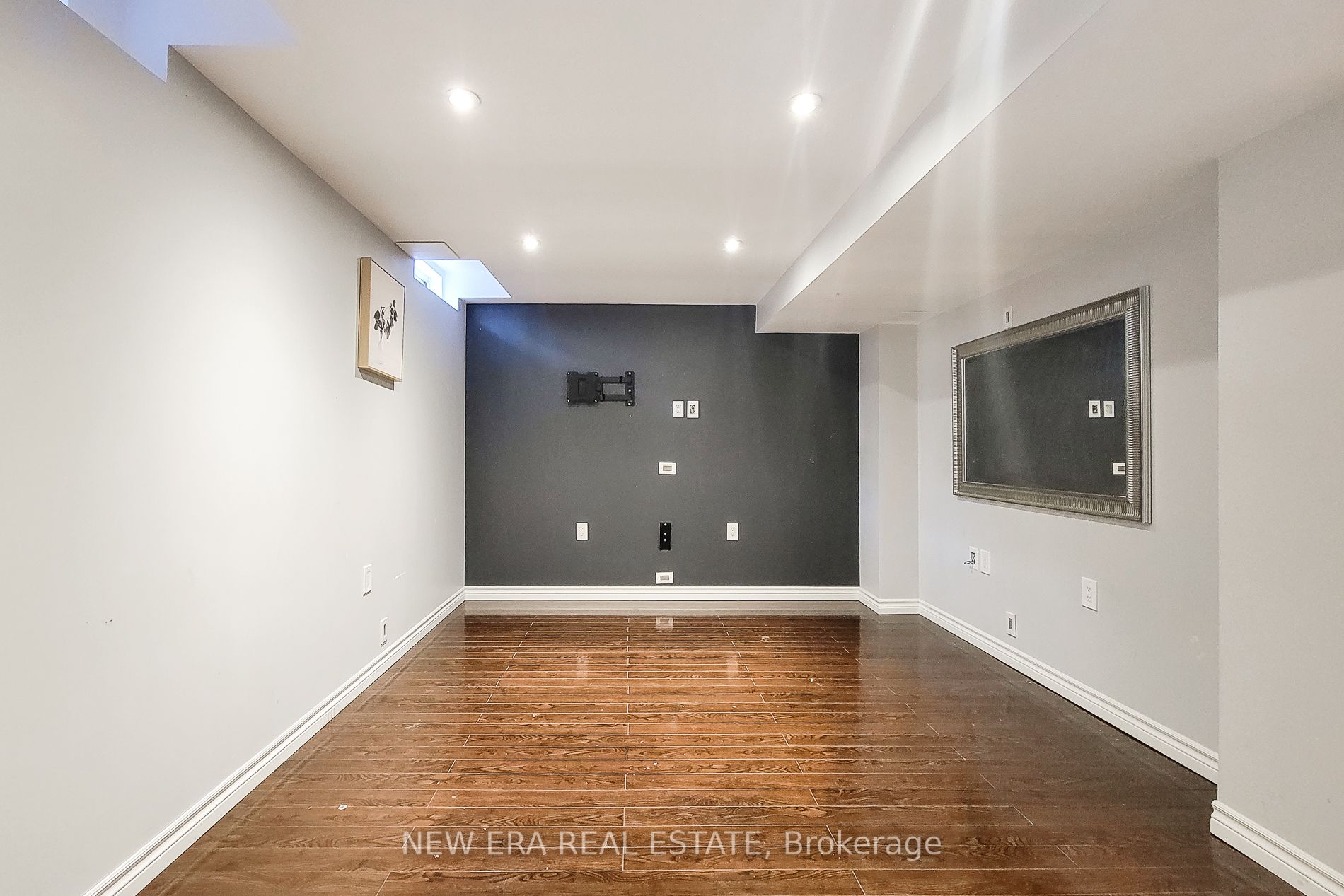 624 Hamilton Cres