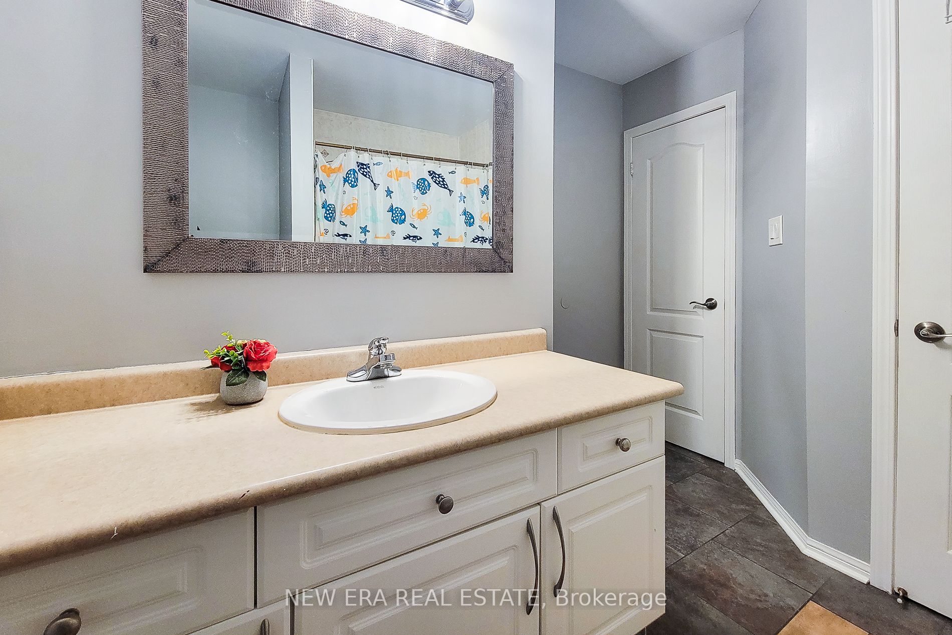 624 Hamilton Cres