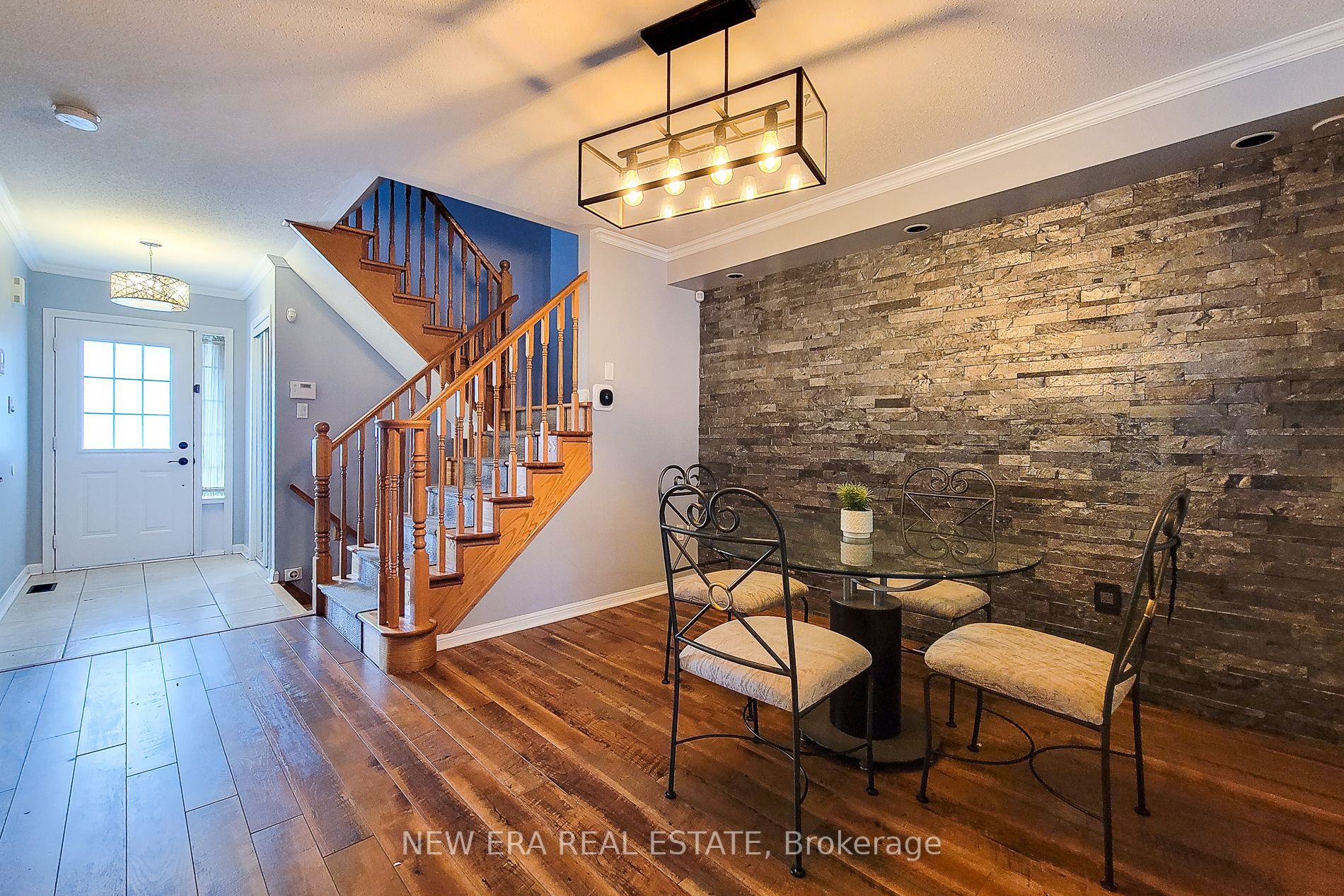624 Hamilton Cres