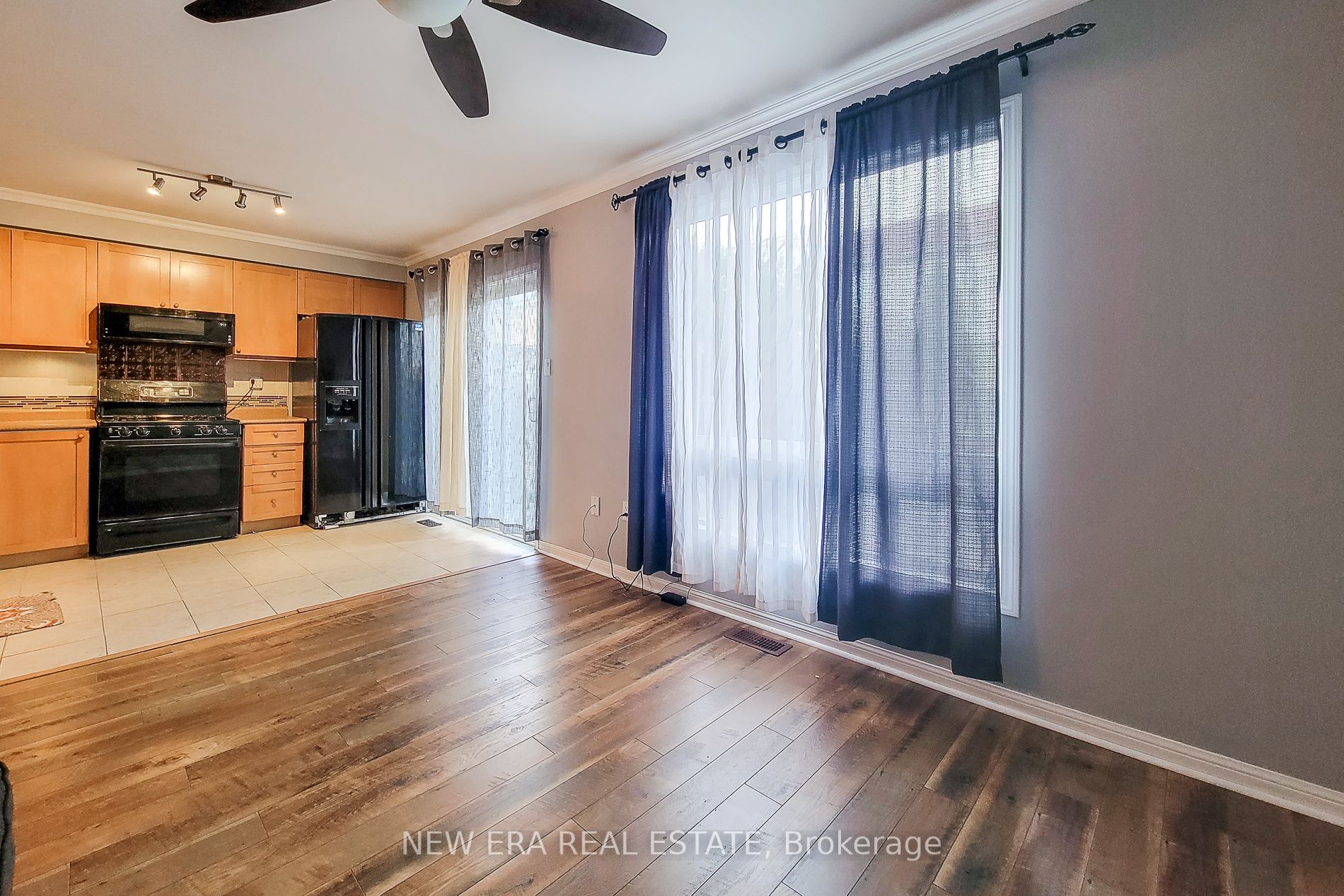 624 Hamilton Cres