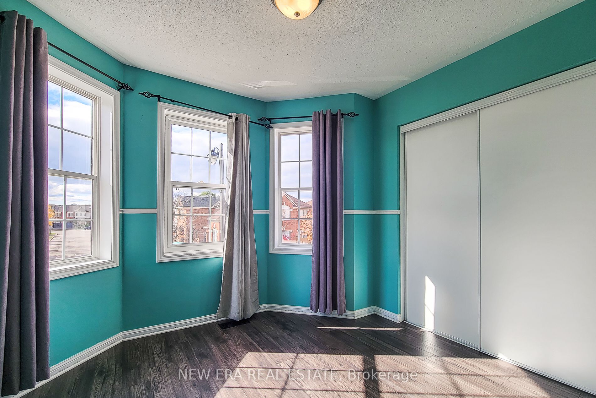 624 Hamilton Cres